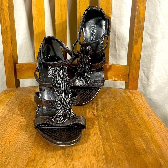 Kenneth Cole Reaction Dangle Know Heels Gray Croc Embossed Leather Beads 8.5 - Picture 1 of 7